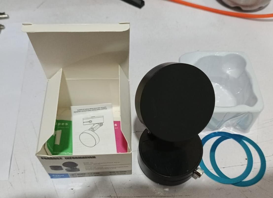 Vacuum Magnetic Suction Phone Holder – 360° Strong Grip, Foldable Design